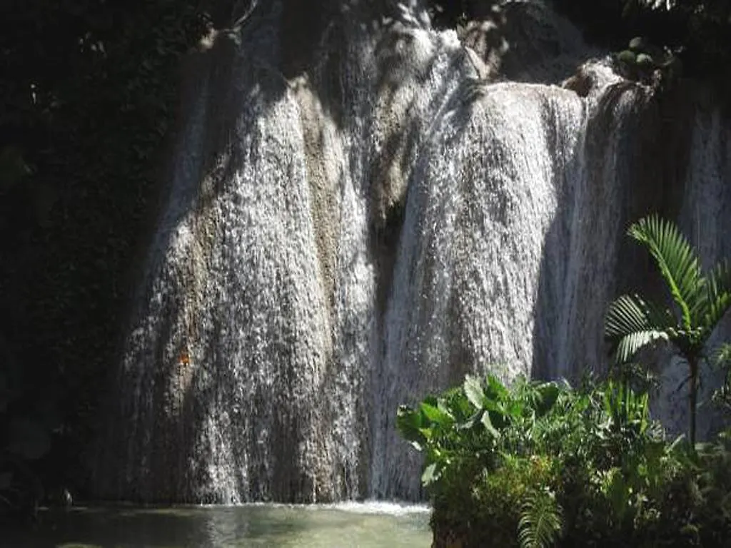 Sky Castles Apt J3 0*, Ocho Rios